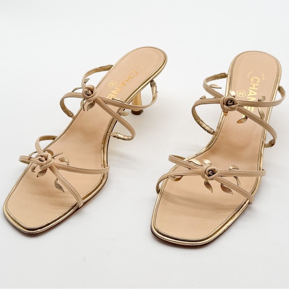 Chanel Vintage 2001 Rosebuds Strap Sandal Beige & Gold Leather Kitten Heel EU 39 - Picture 3 of 15